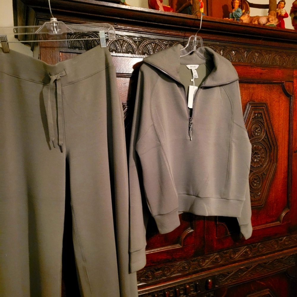 Spanks Air Essentials Set in Clover NWT 1x